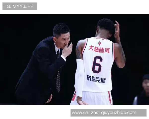 周琦调侃杜锋教练能力不足妻儿表态引发热议 周琦调侃杜锋教练能力不足妻儿表态引发热议